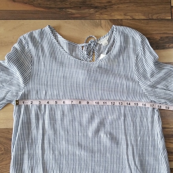 Bell sleeve striped top with poms - Picture 4 of 8